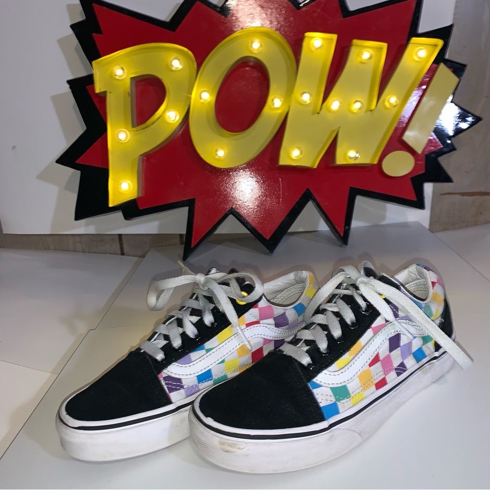 Vans Old Skool Rainbow Checkerboard low-top skate shoes; Used Size 4- No Box